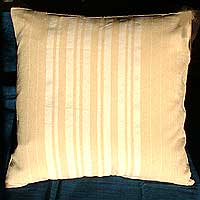 

   08520 & 08530 Whitestripe cushion cover   

