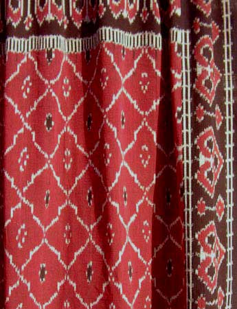 

   «Saree», burgundy   
   Curtain

